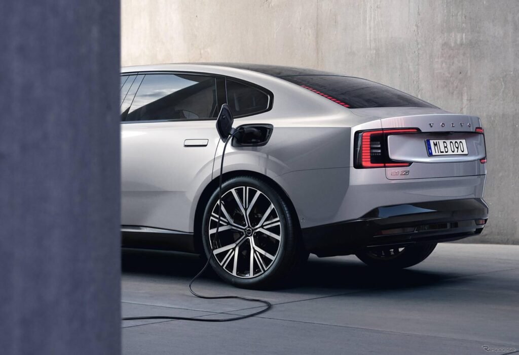 Volvo ES90 Electric Car Charging Position
